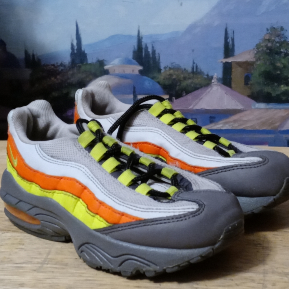 Nike Air Max 95 Kids Size 11C Dark Grey, Light Grey,Neon Green&Orange.Like🆕🚴 - Picture 6 of 15